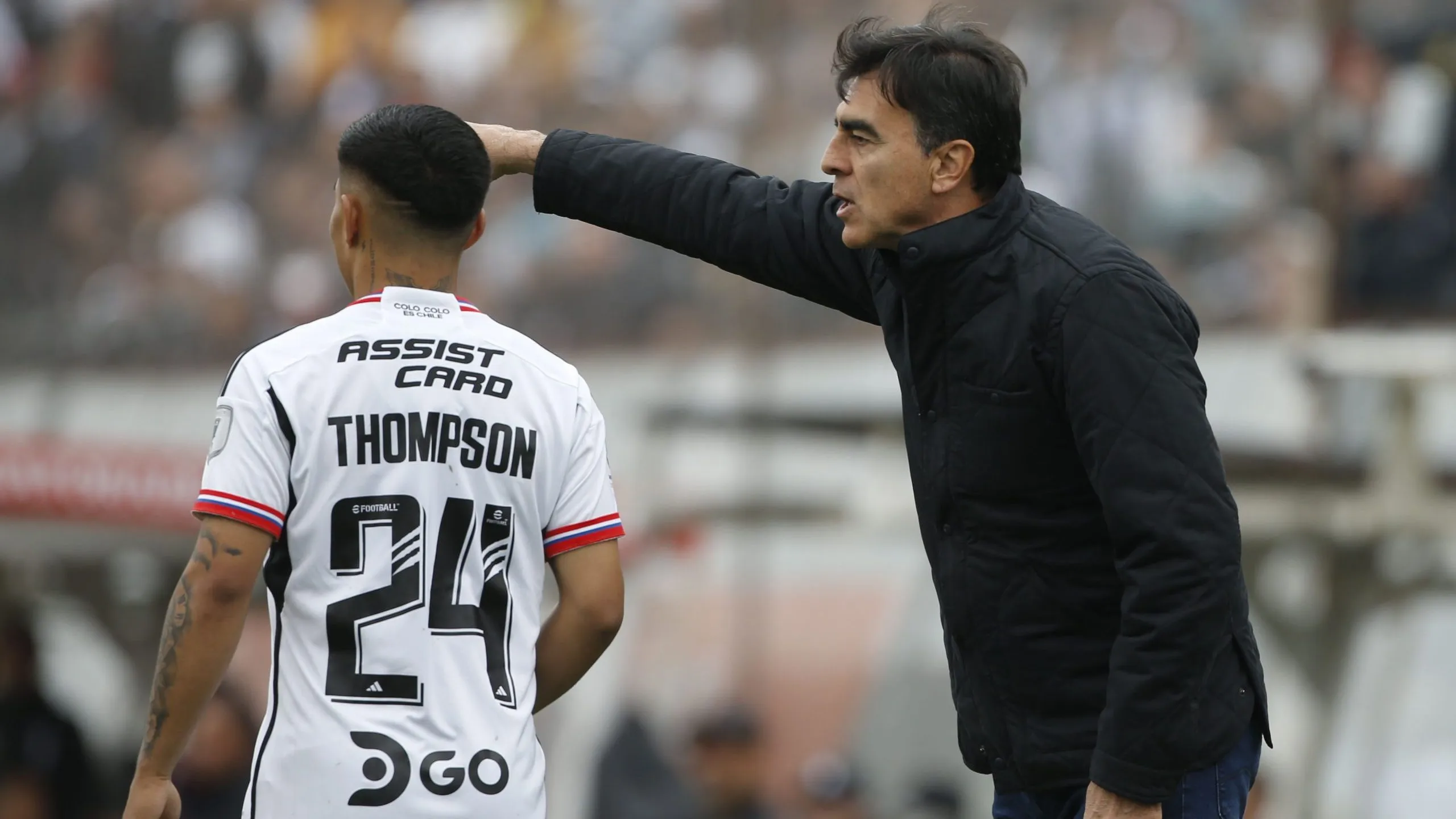 ¿Qué decisión tomará Gustavo Quinteros ante un nuevo caso de violencia de Jordhy Thompson? (Dragomir Yankovic/Photosport).