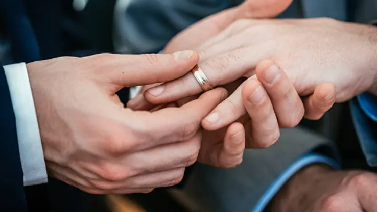 El Bono Bodas de Plata es entregado por las cajas de compensación en Chile.