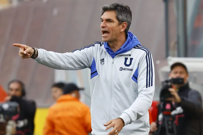 Mauricio Pellegrino mueve su pizarra ante Everton. Foto: Marcelo Hernandez/Photosport