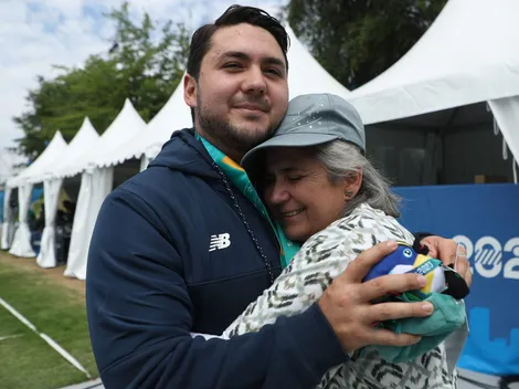 Medallista chileno le pide una décima a un profe para una prueba