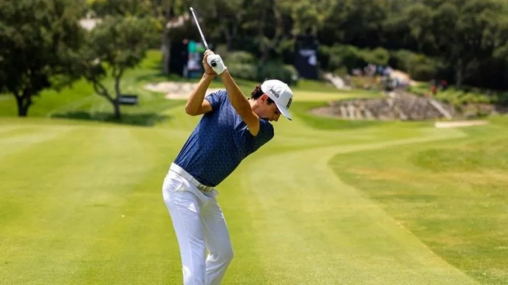 Niemann busca escalar en el golf panamericano.