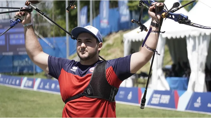 Ricardo Soto avanza a semifinales del tiro con arco en Santiago 2023.