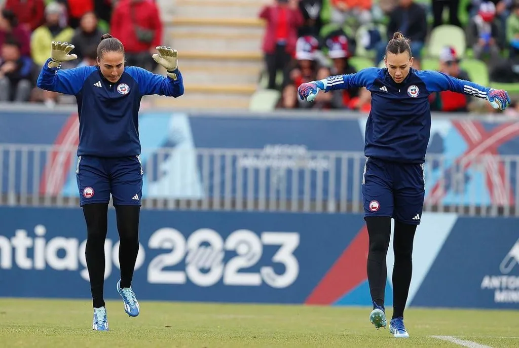 Antonia Canales y Christiane Endler empezaron los Juegos Panamericanos, pero no estarán en la final de Santiago 2023 por el bochorno de la convocatoria. (La Roja).
