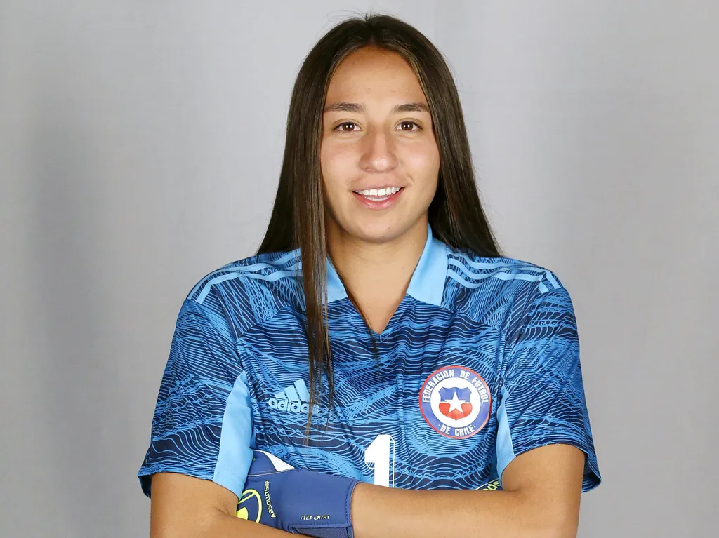 Antonia Canales debió regresar a Valencia.