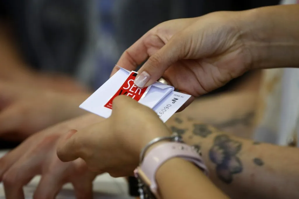 El año 2022 se reinstauró el voto obligatorio en Chile. Anteriormente era por elección propia.