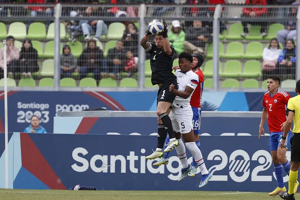 Brayan Cortés en acción durante el duelo frente a Estados Unidos. (Carlos Parra/Comunicaciones FFCh).