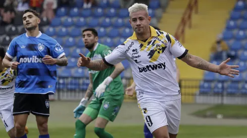 Everton asegura el fichaje estrella de Holgado y se lo levanta a la U