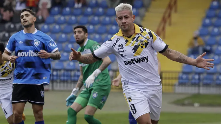 Everton asegura el fichaje estrella de Holgado y se lo levanta a la U