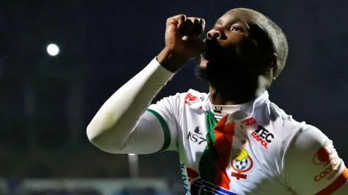 Desde Perú vendrán a buscar los goles de Cecilio Waterman.