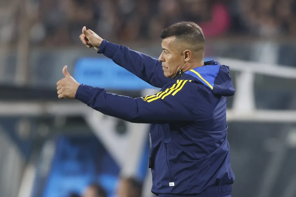 Jorge Almirón al parecer tiene interés en dirigir a Colo Colo. (Felipe Zanca/Photosport).