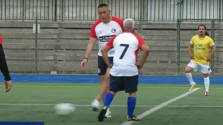 Jaime García estiró las piernas mientras busca un nuevo destino jugando un partido con un equipo de humoristas en Cartagena.