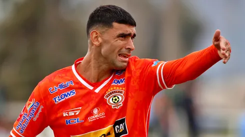 Escalante seguirá jugando en la Primera B del fútbol chileno.