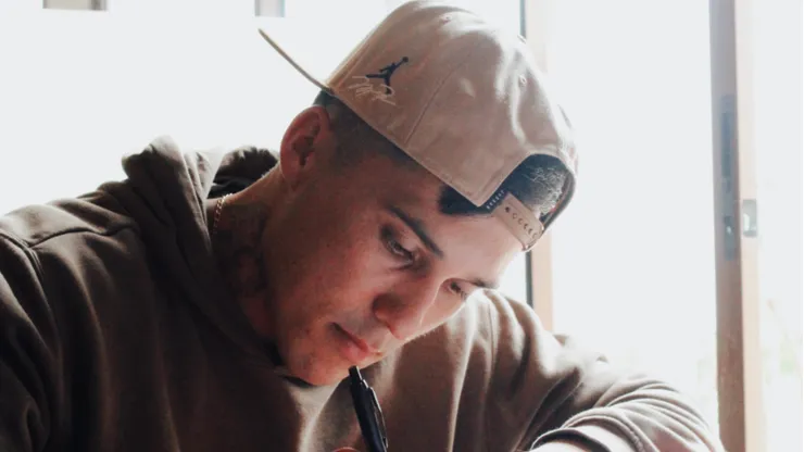 Kevin Medel fue anunciado en su nuevo equipo.