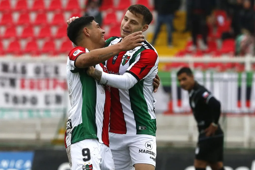 Maximiliano Salas y Bruno Barticciotto en Palestino. Hoy uno juega en Racing Club. Y el otro, en Talleres de Córdoba.  (Javier Salvo/Photosport).