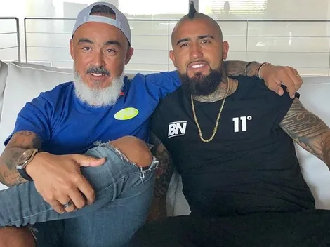 PF de Vidal le pega a un periodista y los ex jugadores en tv