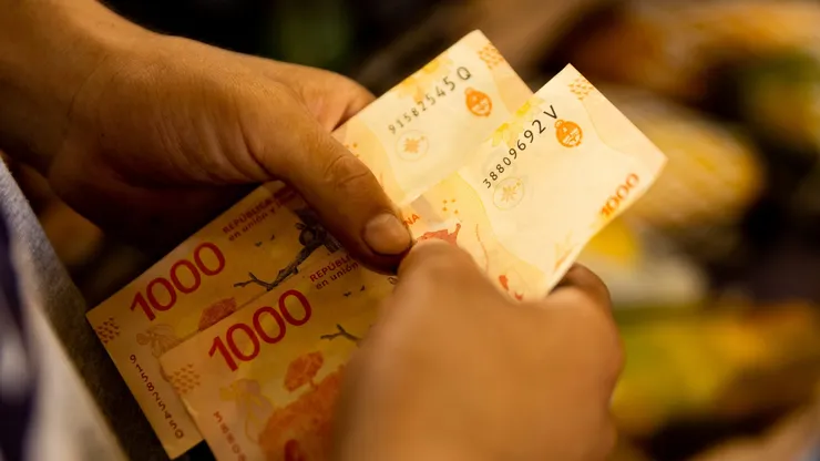 Como en el Monopoly: Milei creará nuevos billetes en Argentina.