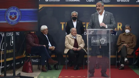 Milad parte a Argentina a cerrar al nuevo DT de La Roja