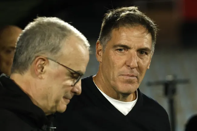 Carlos Caszely apunta a una problemática mayor, de la que se pudo dar cuenta Marcelo Bielsa en Chile. Foto: Marcelo Hernandez/Photosport