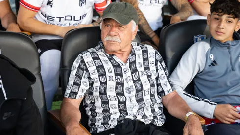 Carlos Caszely sacó la voz y, como hace siempre, dijo las cosas tal y como le parecen.