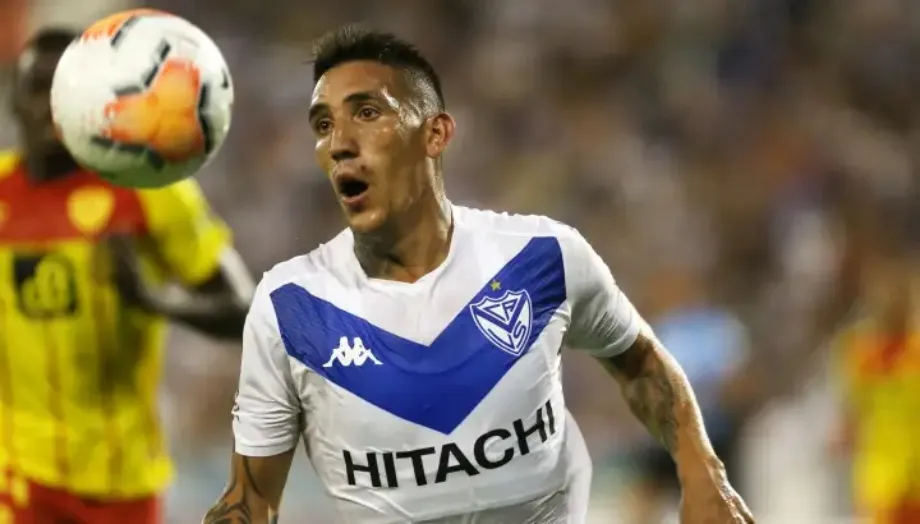 Centurión tendrá una nueva chance en Vélez a los 30 años