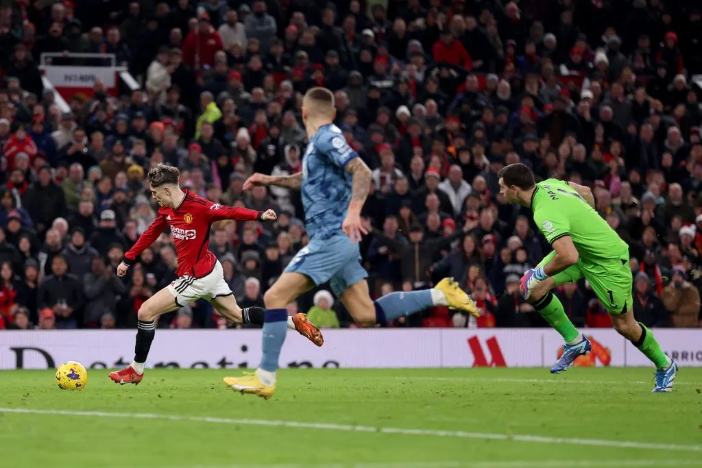 Alejandro Garnacho fue el héroe de la jornada marcando un doblete para la remontada del Manchester United ante el Aston Villa. Foto: Getty Images.