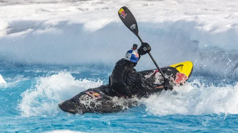 Aniol Serrasolses se embarcó junto a su equipo en una desafiante expedición al archipiélago de Svalbard, Noruega.