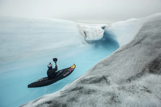 El atleta&nbsp;Aniol Serrasolses&nbsp;se embarcó junto a su equipo en una desafiante expedición al archipiélago de Svalbard, Noruega. Foto: Red Bull Content Pool.
