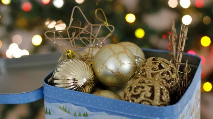 Desarmar el arbolito de Navidad