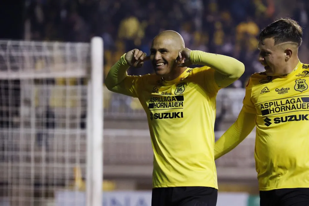San Luis de Quillota seguirá con Humberto Suazo en su plantel durante 2024. Anotó 17 goles en el Campeonato Ascenso 2023. (Raúl Zamora/Photosport).