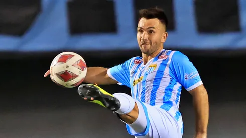 Villanueva tiene en mente jugar un año más al fútbol.