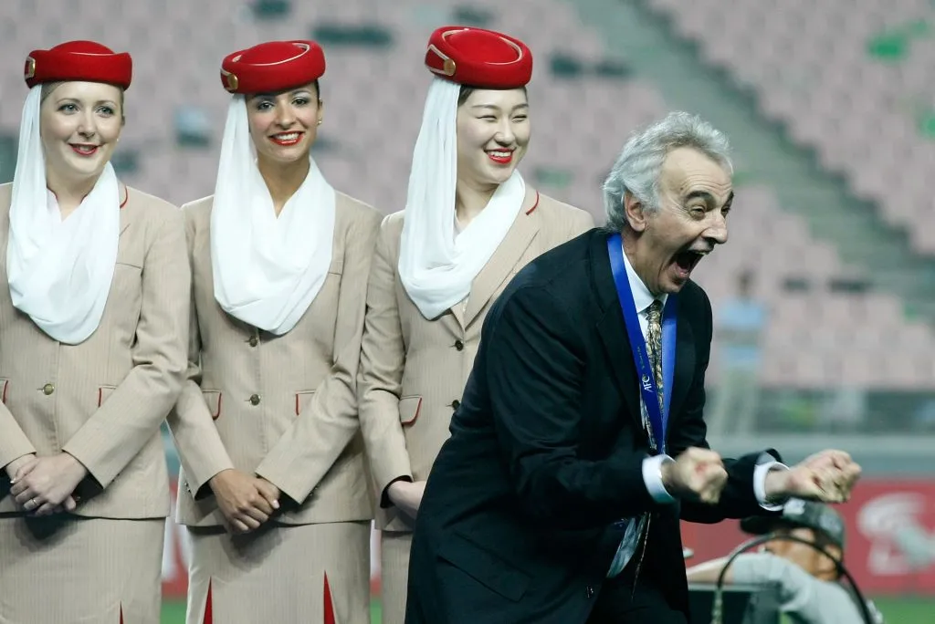 Jorge Fossati celebra un gran triunfo del Al Sadd, cuadro qatarí que dirigió en dos oportunidaeds. (Han Myung-Gu/Getty Images).