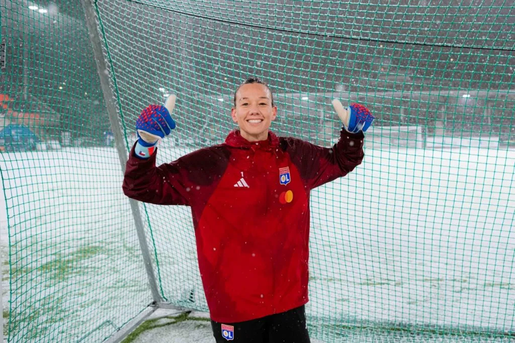 Christiane Endler agiganta su leyenda en Europa (@OLfeminin)