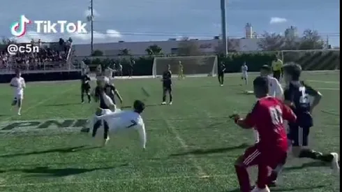 Hijo de Messi anota golazo de chilena y se vuelve viral