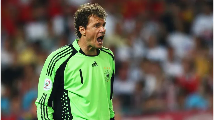 Amigo, cálmese: Jens Lehmann no controló su ira y destruyó la casa de su vecino con una motosierra.