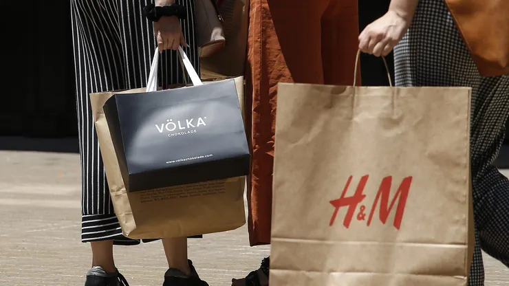 Compras en el mall.