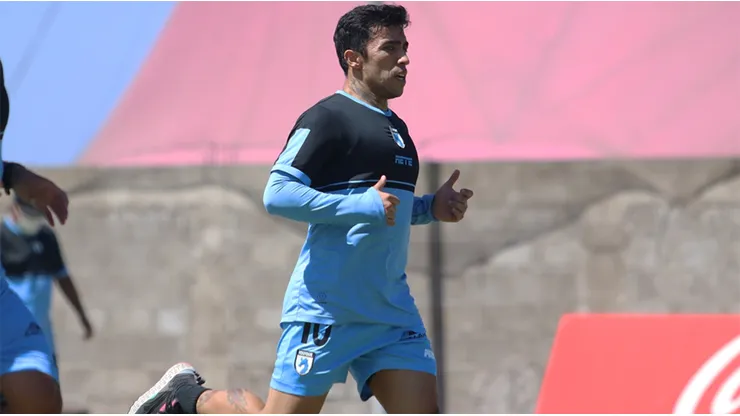 Edson Puch volvió al fútbol para ascender a Iquique y cumplió con su palabra.