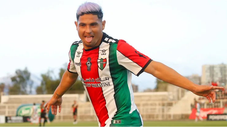 Maximiliano Salas se va de Palestino para volver al fútbol argentino.
