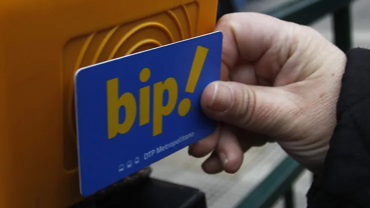 ¿Fin a las tarjetas Bip? Metro anuncia sorprendente nuevo método de pago.