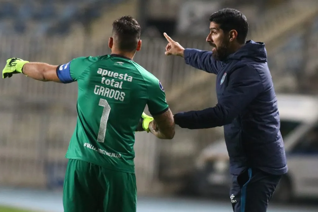 Sebastián Abreu reconoció contactos con la U para ser su nuevo técnico en 2024. Foto: Photosport.