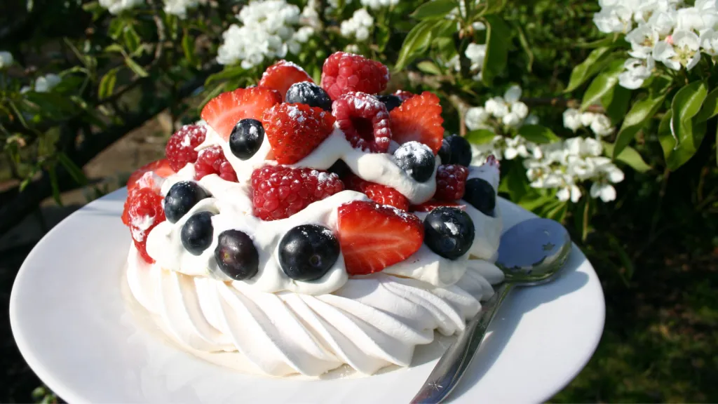 Ide de postres navideños: Pavlova de Frutas
