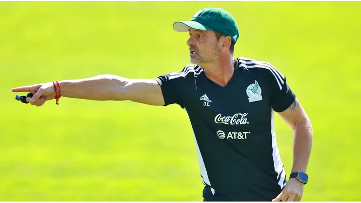 La última experiencia de Cocca fue dirigiendo a la selección mexicana.