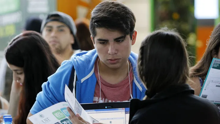 ¿Cuáles son las carreras mejor pagadas en Chile en cada universidad?