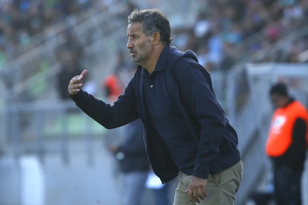 Ponce no logró acuerdo con Deportes Iquique para continuar al mando en Primera División. Foto: Sebastian Cisternas/Photosport