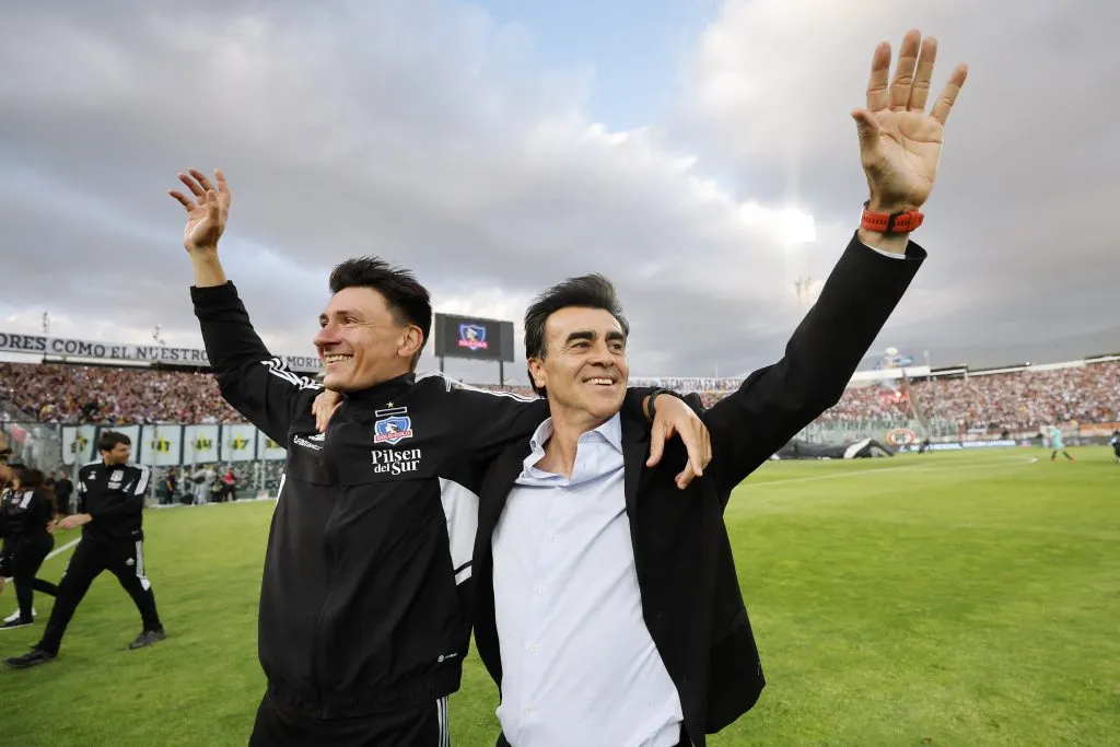 Gustavo Quinteros se fue de Colo Colo y, en el inicio del 2024, todavía no hay un reemplazante. Foto: Photosport.