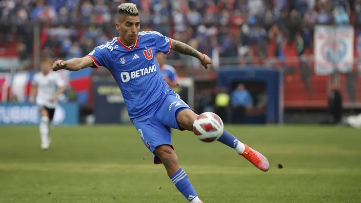 Leandro Fernández se ha ganado un espacio en el corazón del hincha de Universidad de Chile. | Foto: Felipe Zanca / Photosport