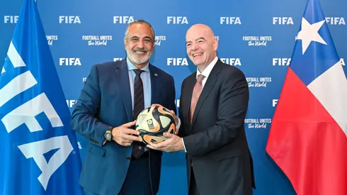 El presidente de FIFA cumple su palabra con Chile.