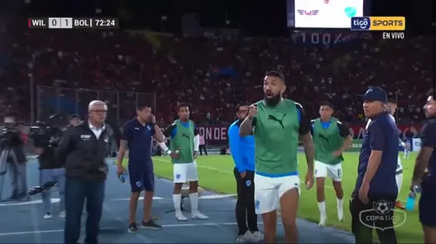 El fuerte reclamo de Ronnie Fernández tras acusar ser víctima de racismo. Increíblemente, el chileno fue expulsado por reclamar eso. | Foto: Captura