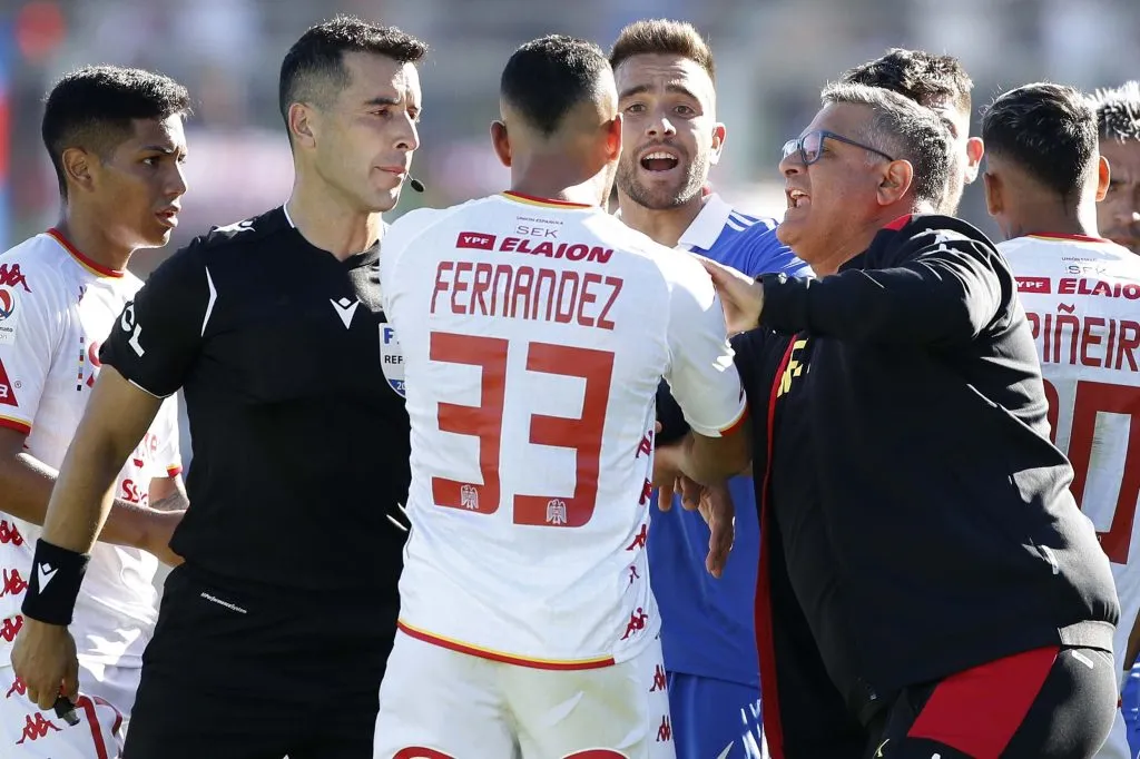 Ronald Fuentes ha estado en Universidad de Chile como director deportivo y jugador. Foto: Andres Pina/Photosport
