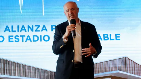 Juan Tagle aclara postura de la UC ante el aumento de cupos extranjeros.