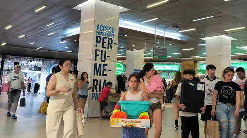 ¿Hasta qué hora están abiertos los malls y supermercados hoy sábado?